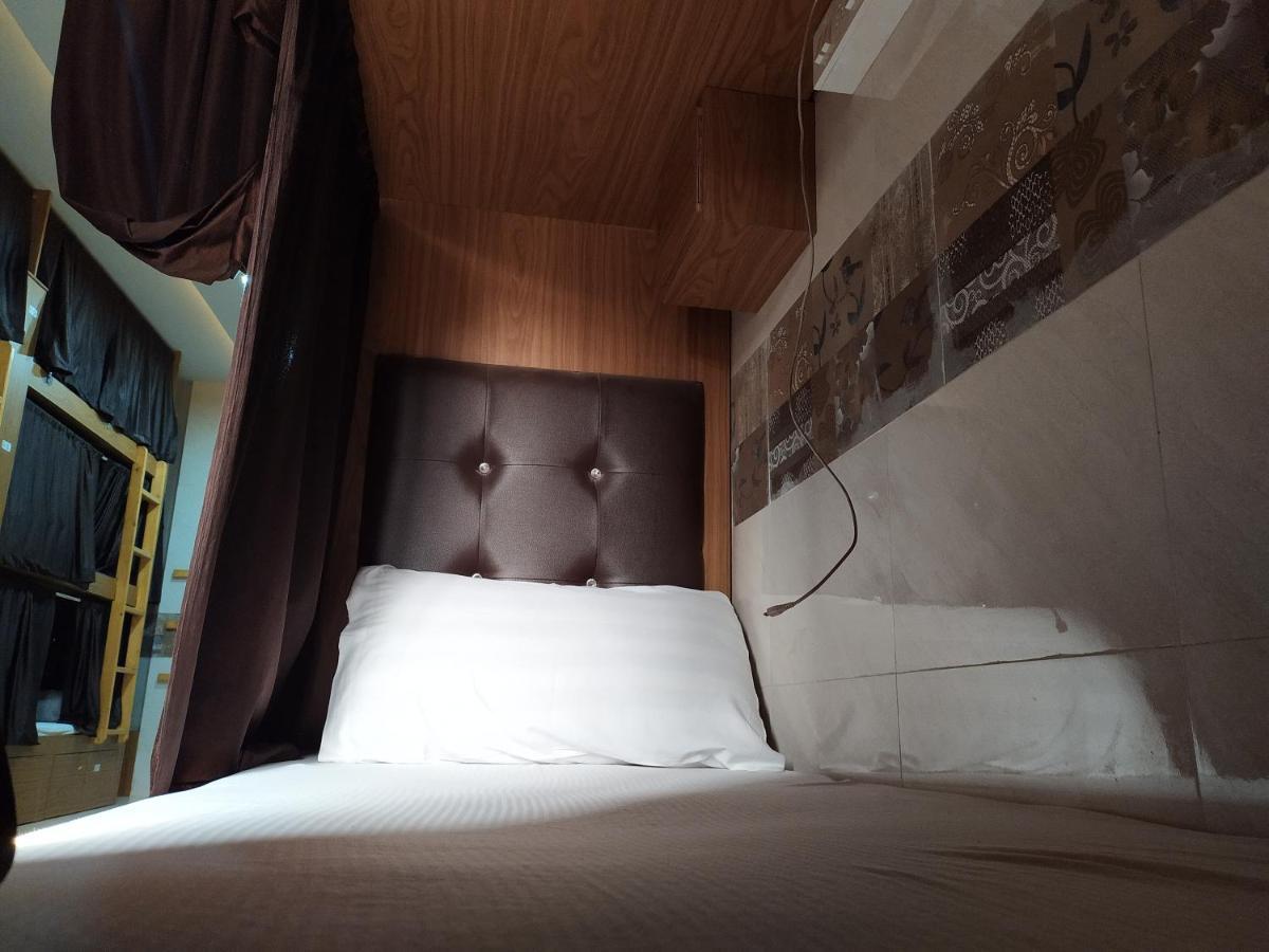 Super Dormitory Ac Deluxe Mumbai Luaran gambar