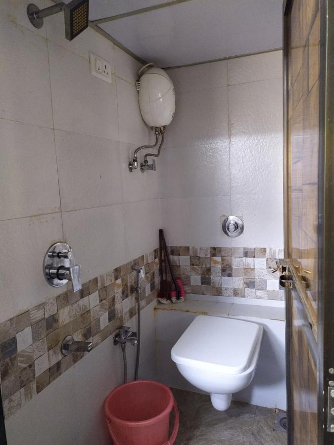 Super Dormitory Ac Deluxe Mumbai Luaran gambar