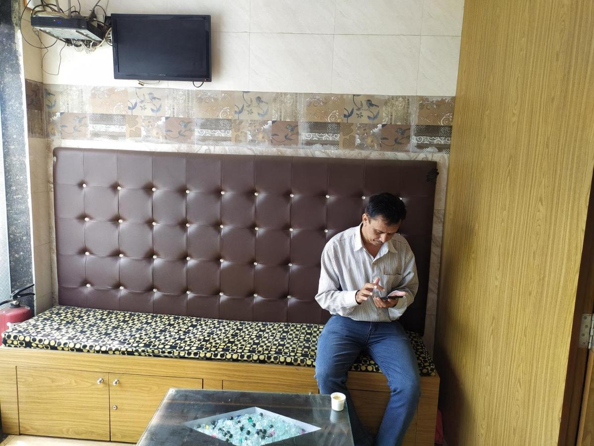 Super Dormitory Ac Deluxe Mumbai Luaran gambar
