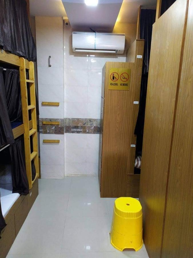 Super Dormitory Ac Deluxe Mumbai Luaran gambar